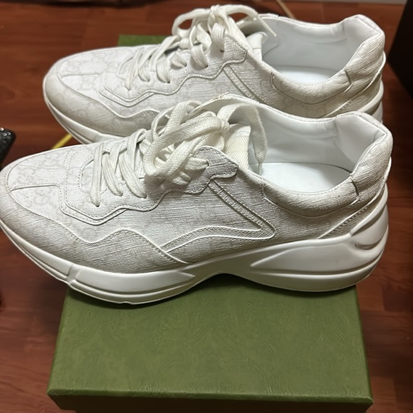 Gucci sneakers worn twice like new - Picture 2 of 3